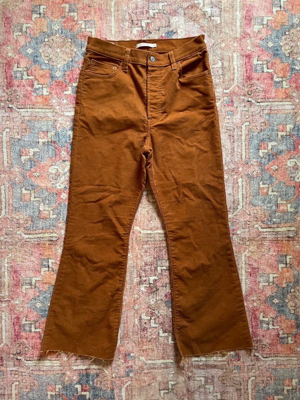 Women's High-Rise Levi’s Cords in Rust Brown